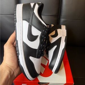 Nike dunk low “Panda” Black and White size 7y/ 8.5 women’s brand new